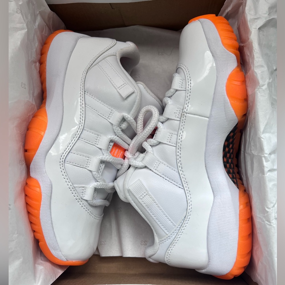 Jordan 11 Retro Low Citrus
